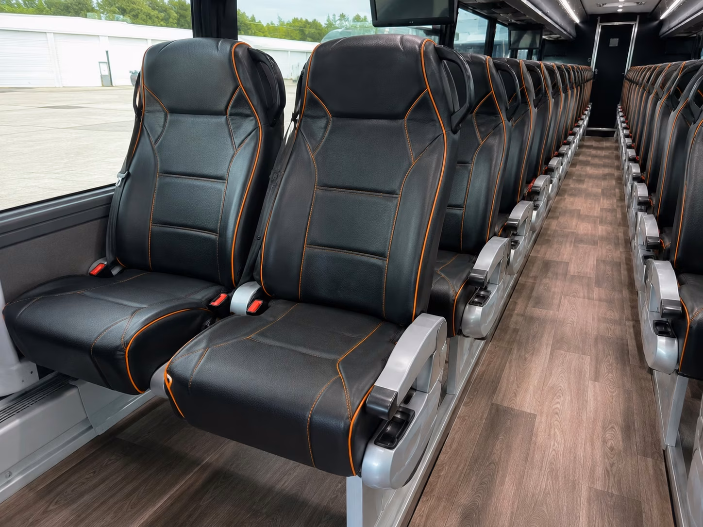 honolulu charter bus rentals for uh warriors game days