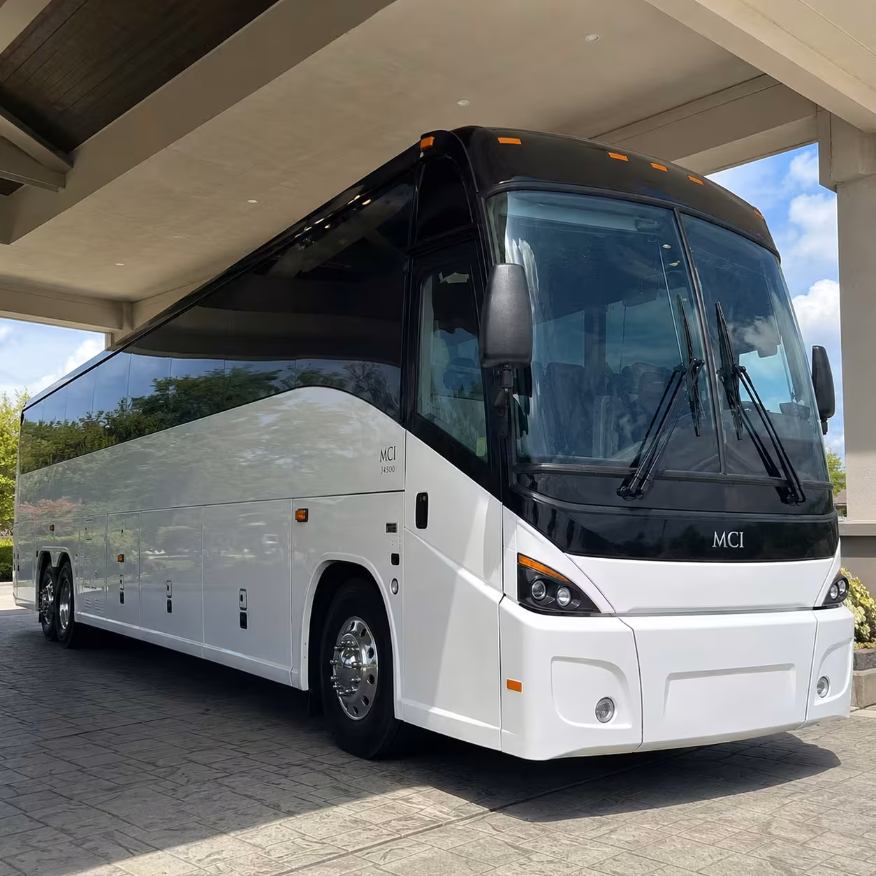 honolulu employee parking shuttle buses near pearl harbor and aiea