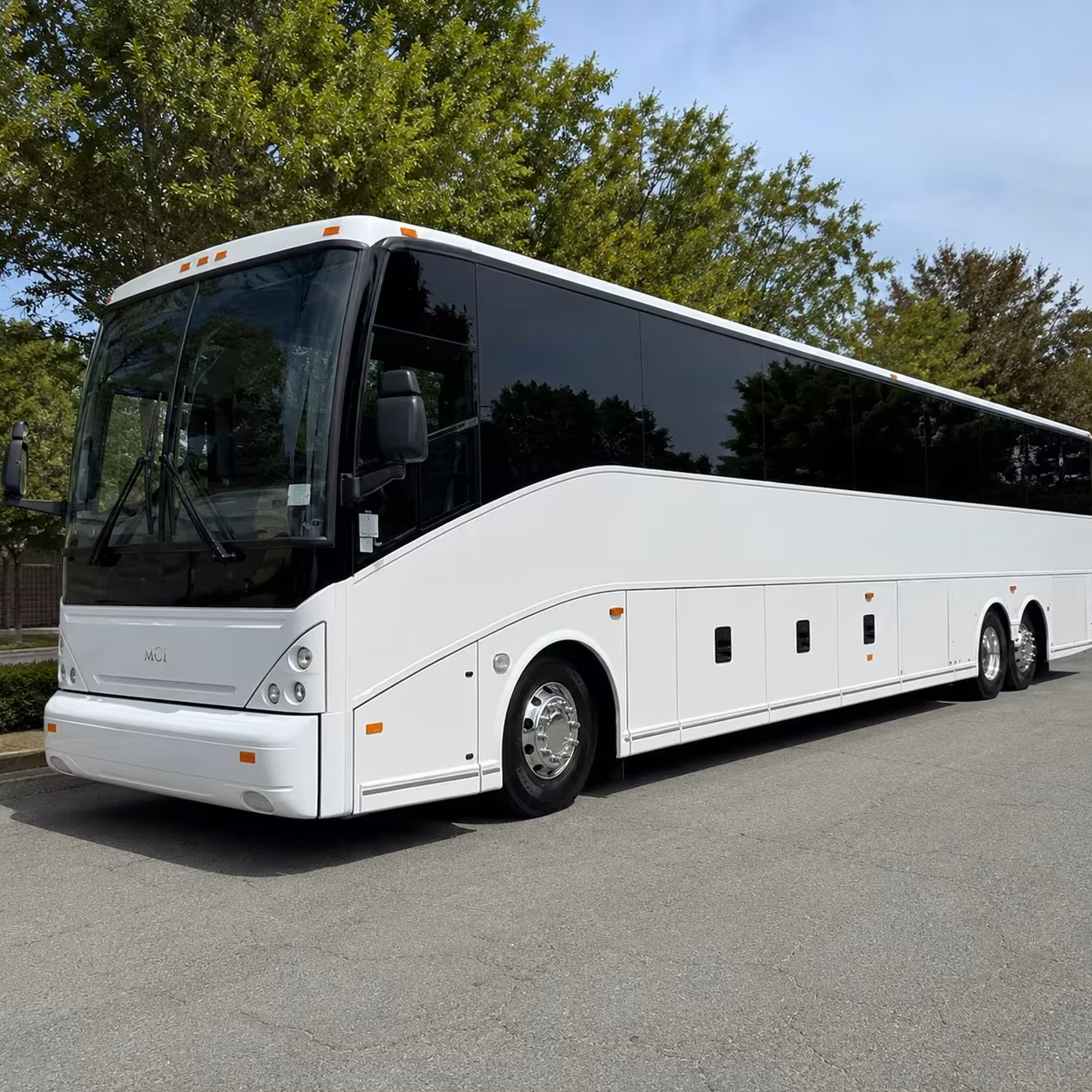 honolulu wedding shuttle buses for guests flying into hnl